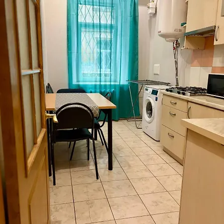 Apartment 2-кімнатна на 5 гостей поруч із жд вокзалом Odesa